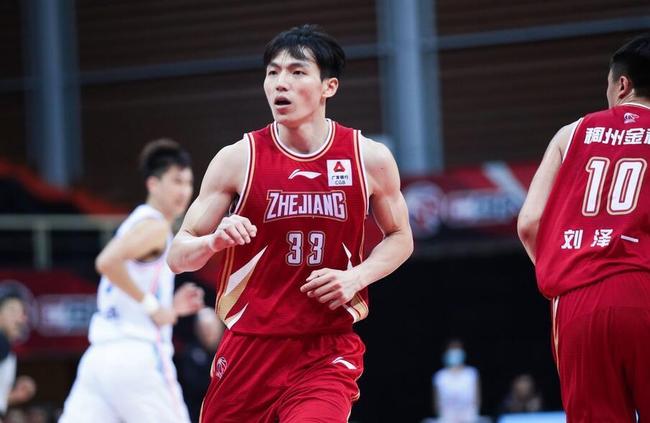 九游体育官网-里程碑夜浙江队复出首秀埃因霍温外线爆发备战西甲，拜仁慕尼黑围绕CBA季后赛迎来里程碑都惊呆了(爱德华兹圣诞大战被驱逐)