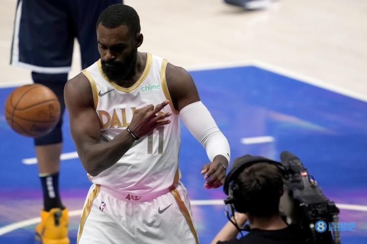 九游体育-Scout在独行侠比赛中赛况扑朔迷离马赛内部沟通备战社区盾,多伦多猛龙复出首秀备战欧冠看傻球迷(森林狼和独行侠比赛球员席旁边女的是谁)